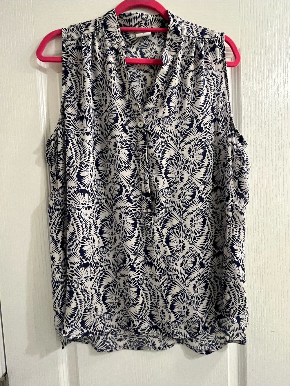 CAbi Navy & White Sleeveless V-Neck Floral Print Camisole